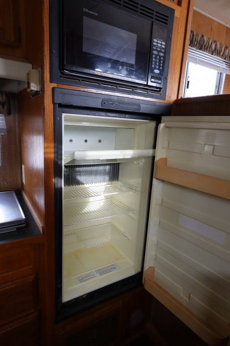 Used 1997 Sooner 4 Horse LQ Horse Trailer