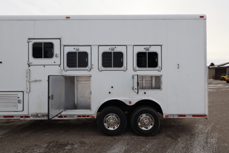 Used 1997 Sooner 4 Horse LQ Horse Trailer