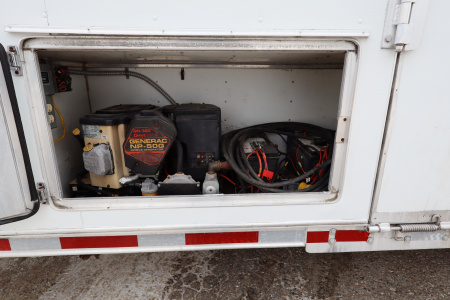 Used 1997 Sooner 4 Horse LQ Horse Trailer