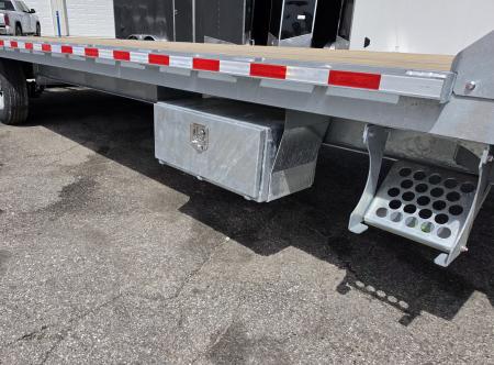New 102X20+5 GALVANIZED DECKOVER EQUIPMENT TRAILER 7 K AXLES HYDRAULIC JACK PINTLE RING 2026 TRIUMPH