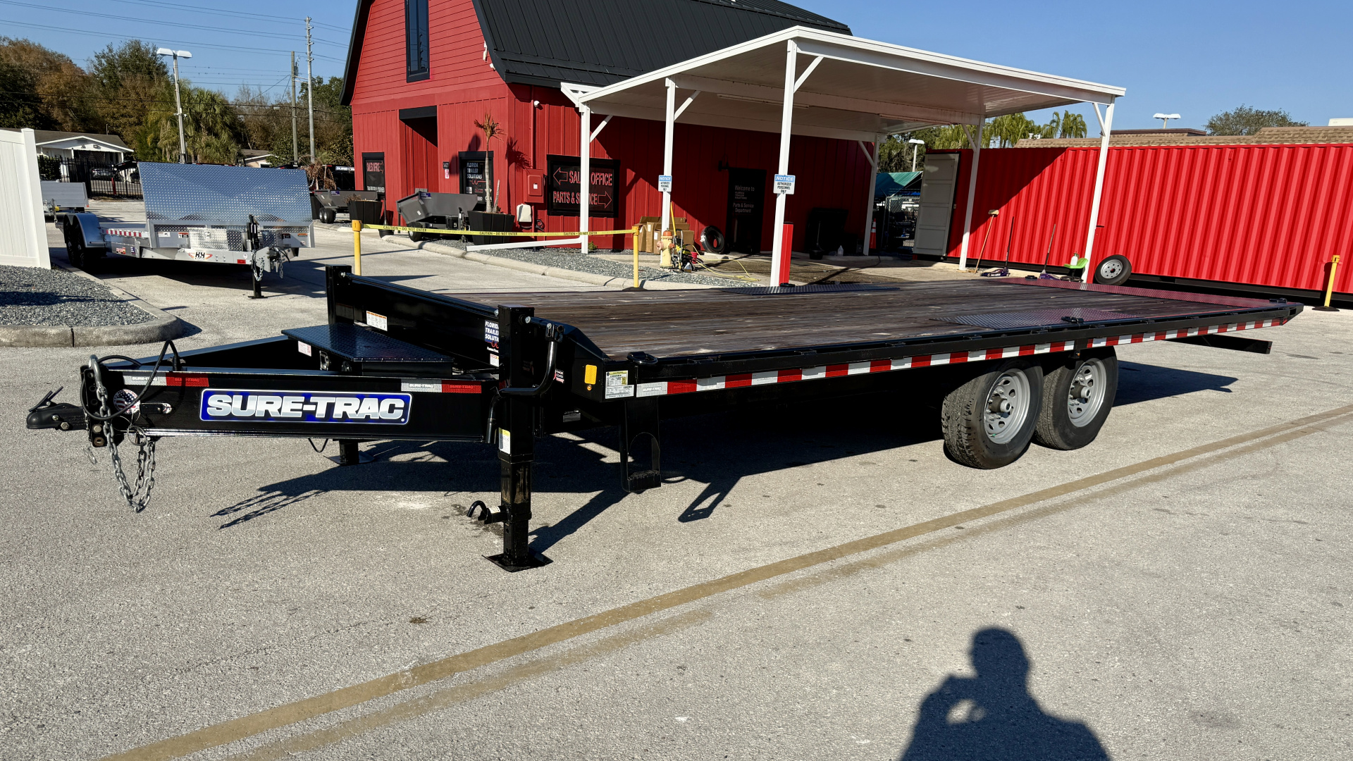 New 2025 Sure-Trac 8.5x22 HD Power Tilt Deckover Trailer