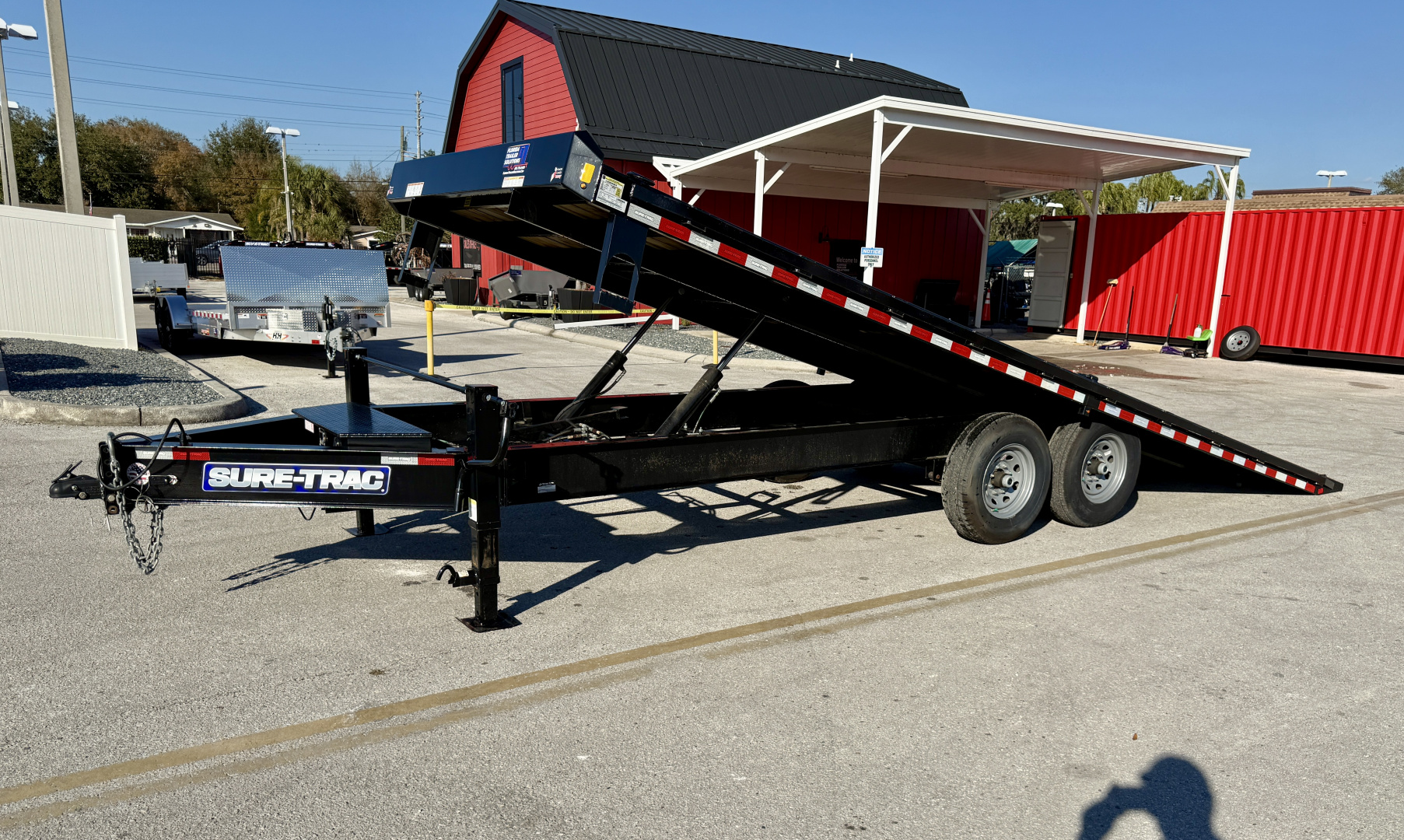 New 2025 Sure-Trac 8.5x22 HD Power Tilt Deckover Trailer
