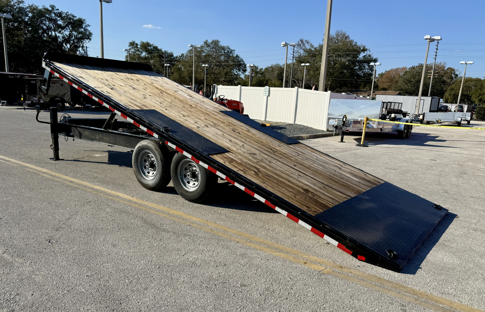 New 2025 Sure-Trac 8.5x22 HD Power Tilt Deckover Trailer
