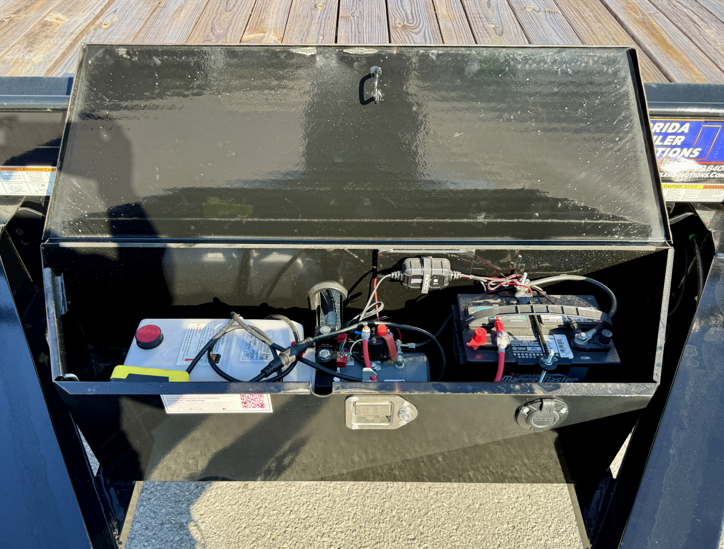 New 2025 Sure-Trac 8.5x22 HD Power Tilt Deckover Trailer