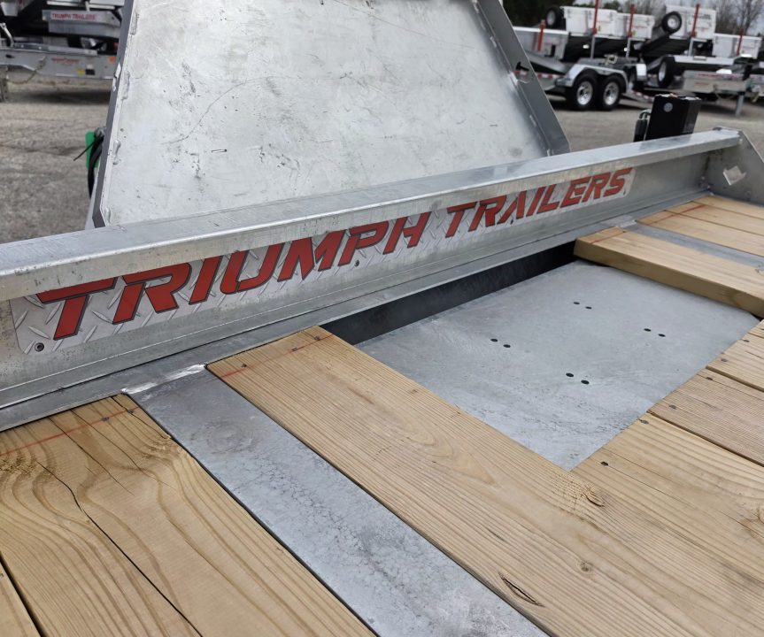 New 102X20+5 GALVANIZED 16K AXLES HYDRAULIC JACK DECKOVER BUMPER PULL 2026 TRIUMPH
