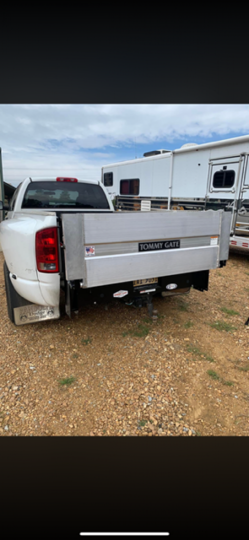 New 2025 CM Truck Beds SB Service Tommy Gates