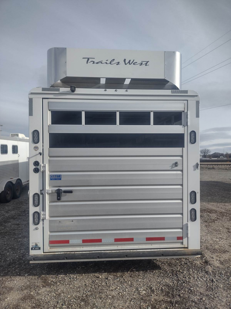 Used 2020 Trails West Santa Fe 11x15 Living Quarter Stock Combo Trailer