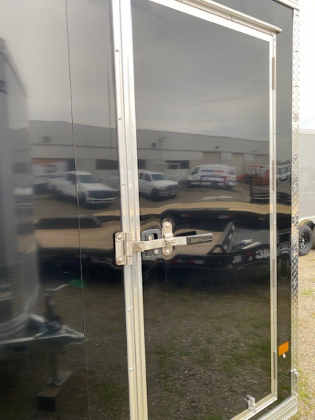 New 8.5x16 Tandem Axle 10K Enclosed Ultimate Contractor Pkg