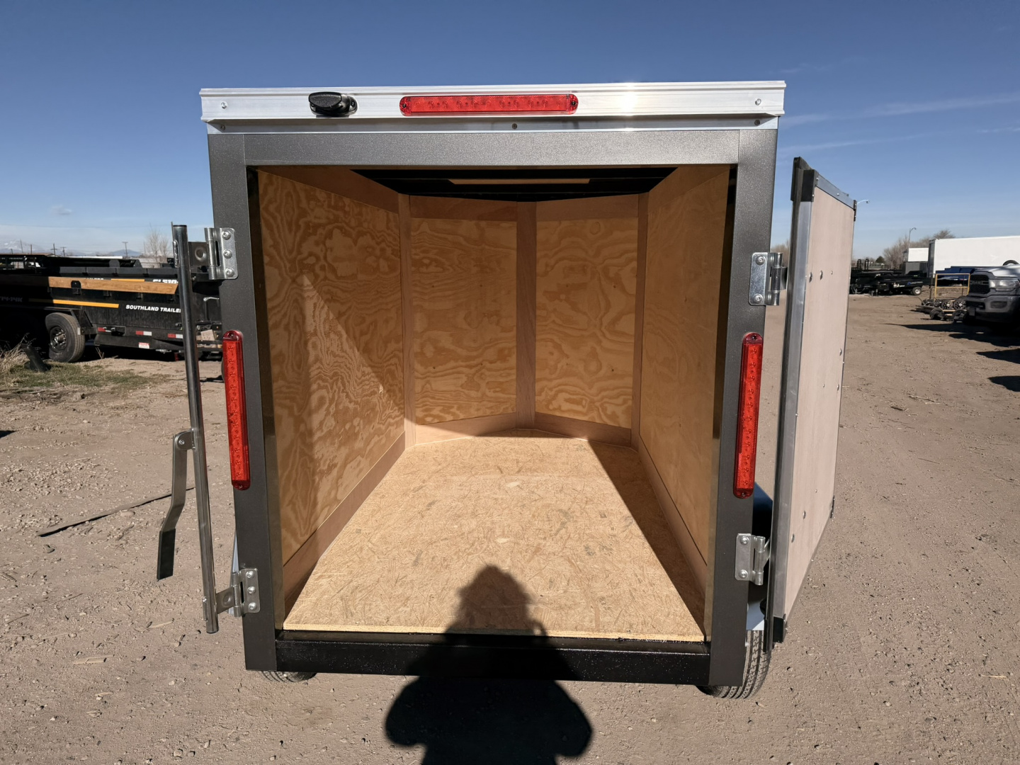 New 2026 Cross Trailers 4-6-1V Enclosed Barn Door