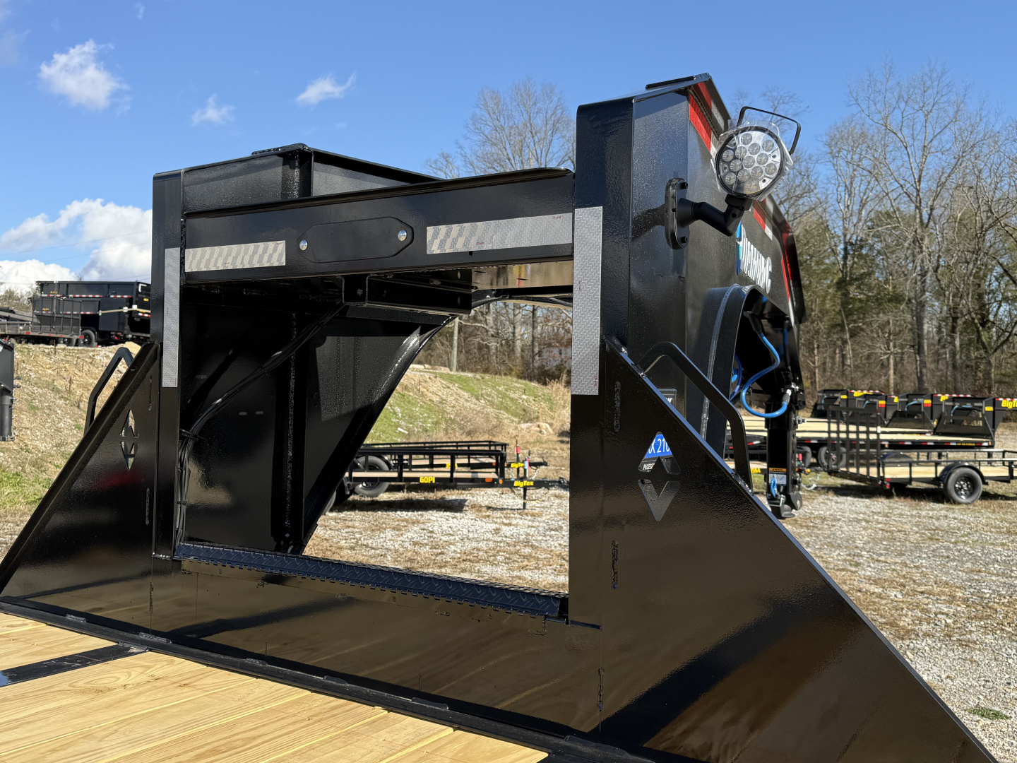 New 2026 Diamond C FMAX 210 30’ Flatbed Trailer, PACESETTER EDITION, HYD DISC BRAKES, HYD DOVETAIL AND JACKS, 17.5 ALUMINUM OUTER WHEELS