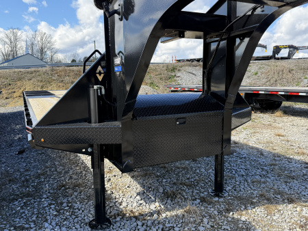 New 2026 Diamond C FMAX 210 30’ Flatbed Trailer, PACESETTER EDITION, HYD DISC BRAKES, HYD DOVETAIL AND JACKS, 17.5 ALUMINUM OUTER WHEELS