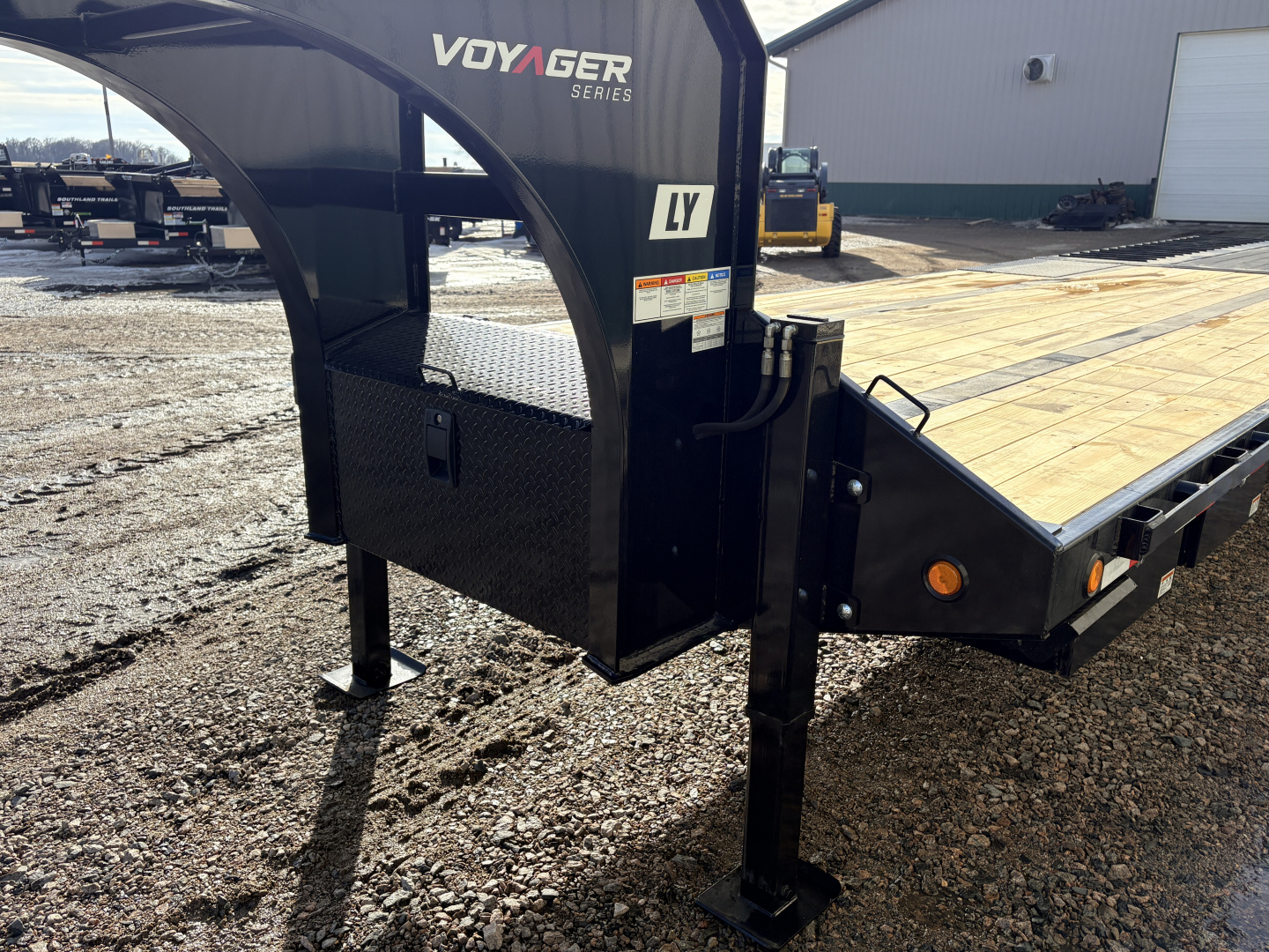 New 2026 32' PJ GN Low-Pro Hyd Dove Gooseneck Trailer