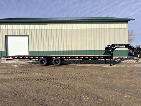 New 2026 32' PJ GN Low-Pro Hyd Dove Gooseneck Trailer