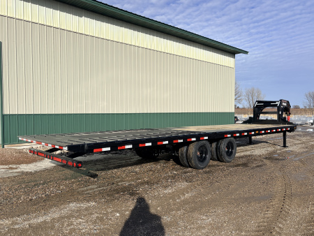 New 2026 32' PJ GN Low-Pro Hyd Dove Gooseneck Trailer