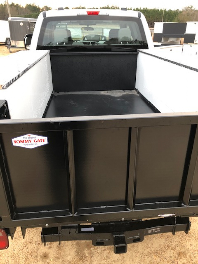 New 2025 CM Truck Beds SB Service Tommy Gates