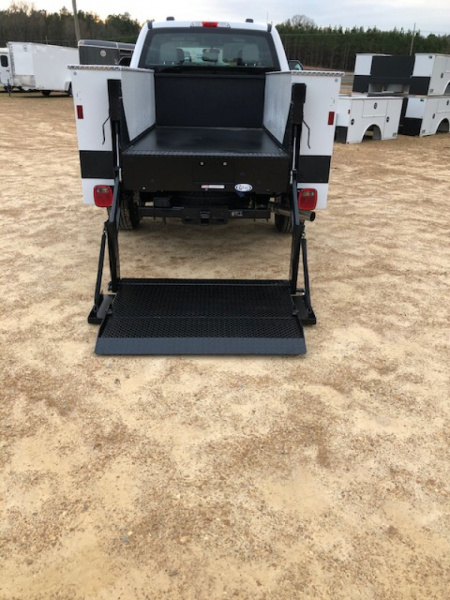 New 2025 CM Truck Beds SB Service Tommy Gates