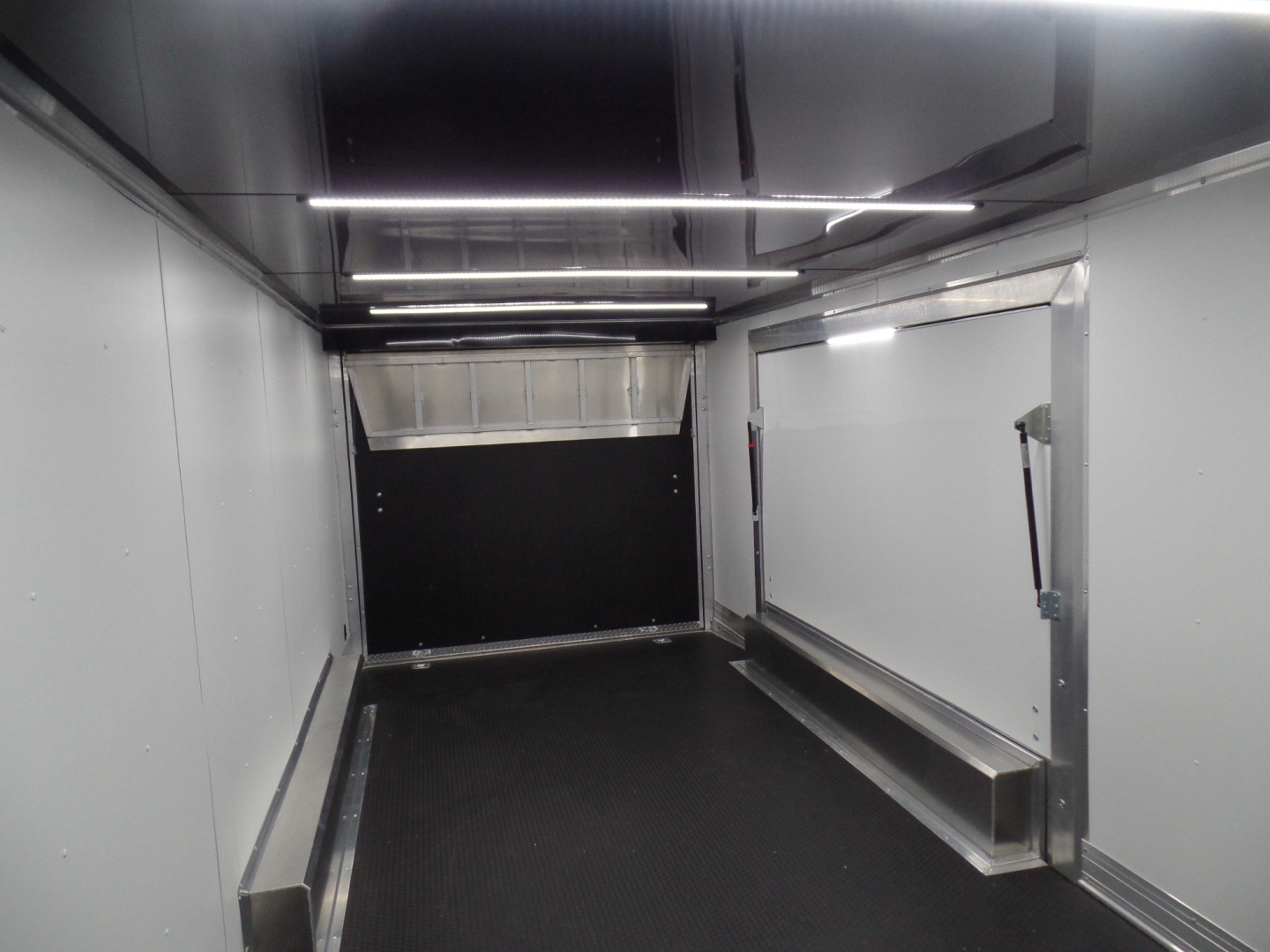 New 2026 Nitro SCH8520-10K Enclosed Car / Racing Trailer