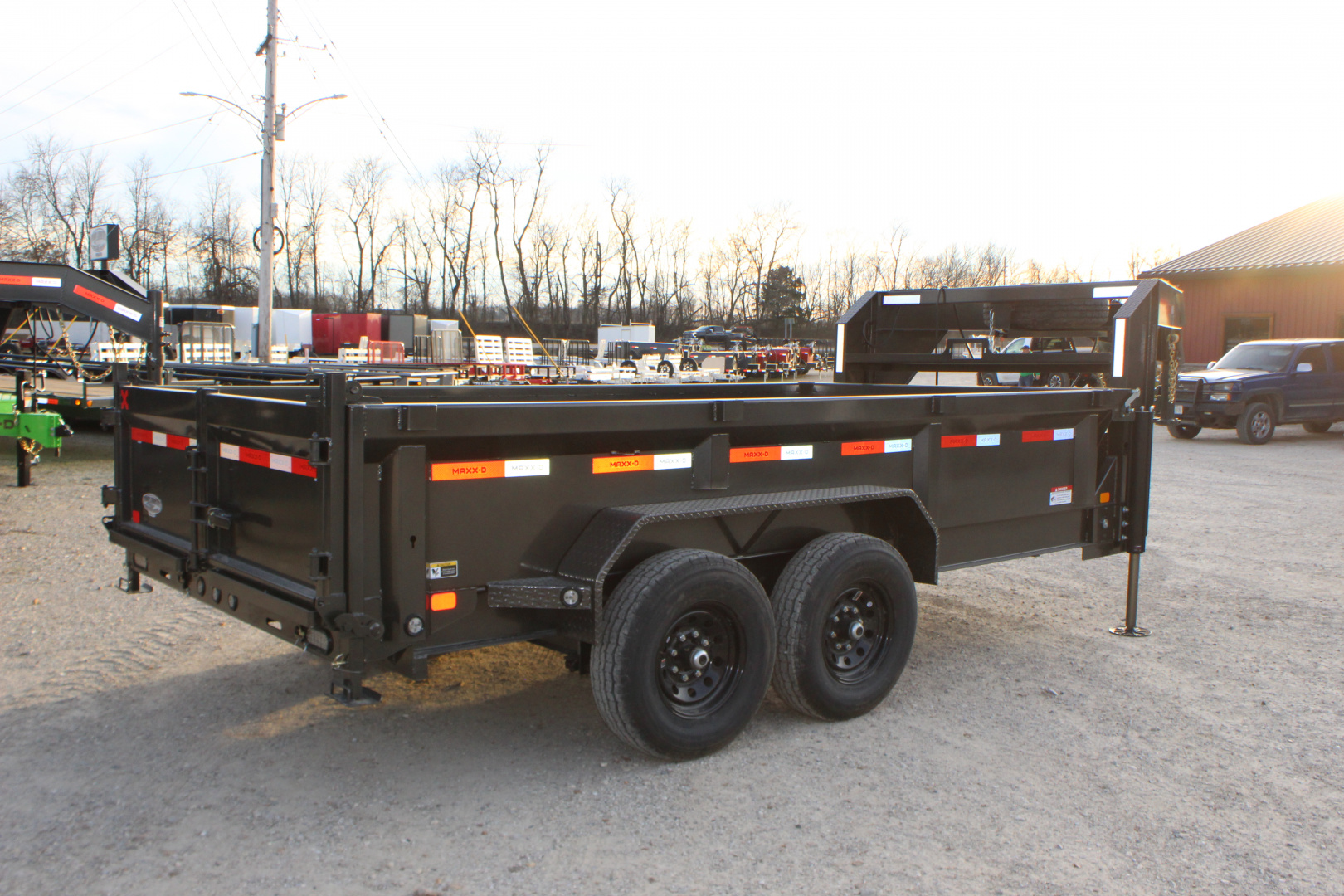 New 2025 MAXXD DJX 14' gooseneck Dump Trailer