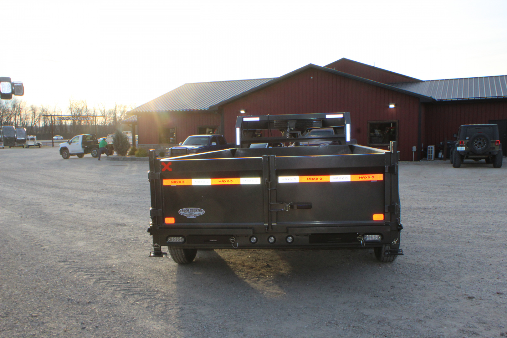 New 2025 MAXXD DJX 14' gooseneck Dump Trailer