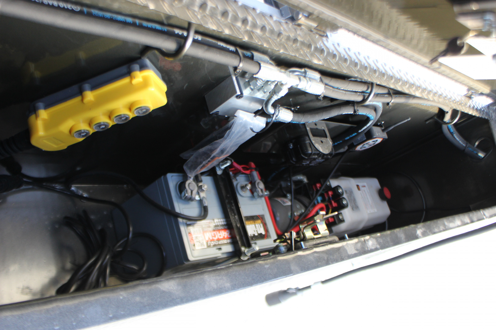 New 2025 MAXXD DJX 14' gooseneck Dump Trailer