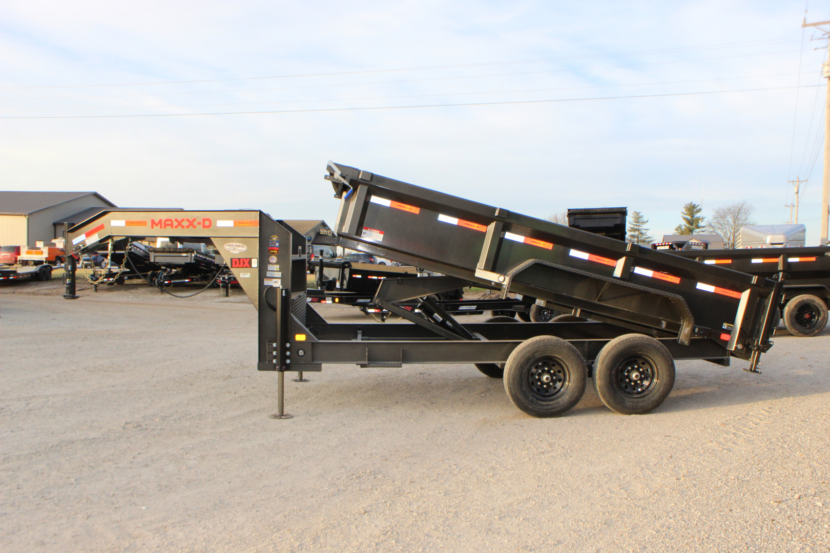 New 2025 MAXXD DJX 14' gooseneck Dump Trailer