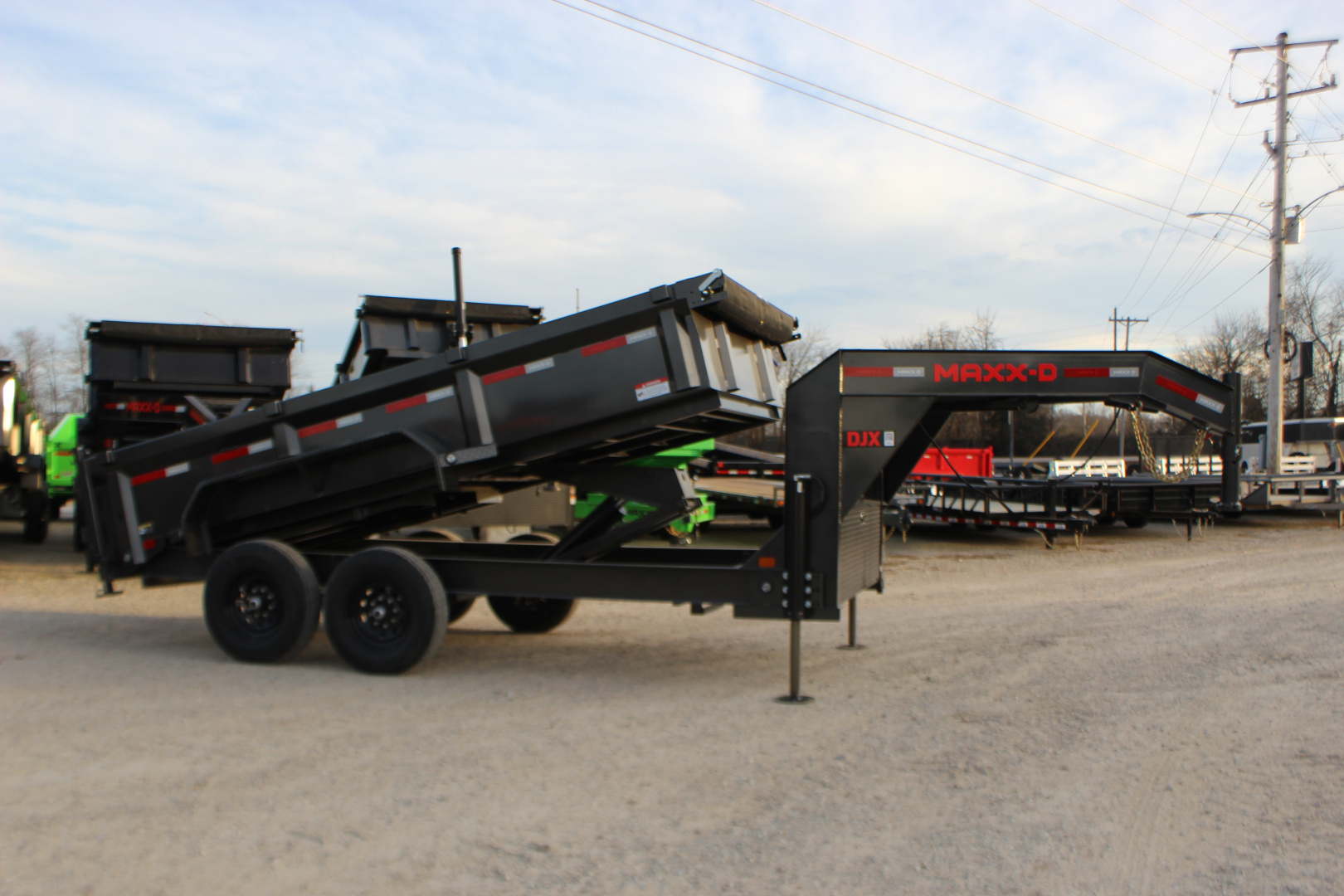 New 2025 MAXXD DJX 14' gooseneck Dump Trailer