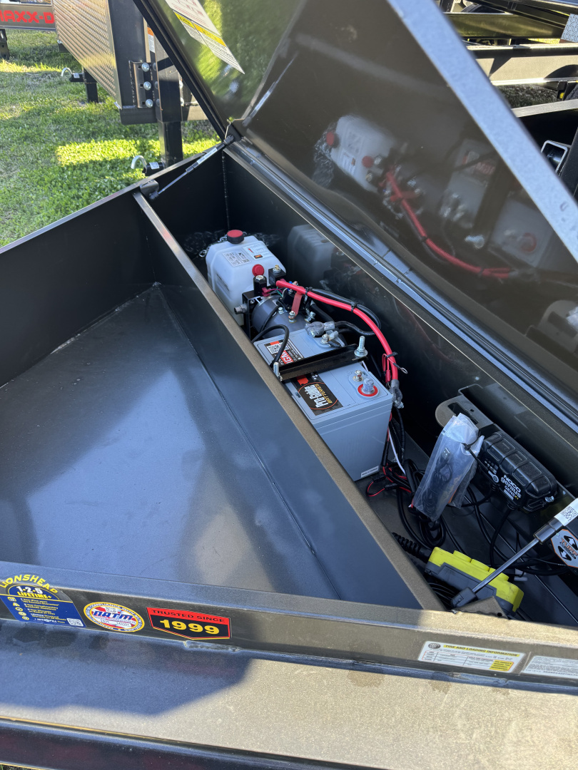 New 2026 MAXX-D DJB8314 Dump Trailer