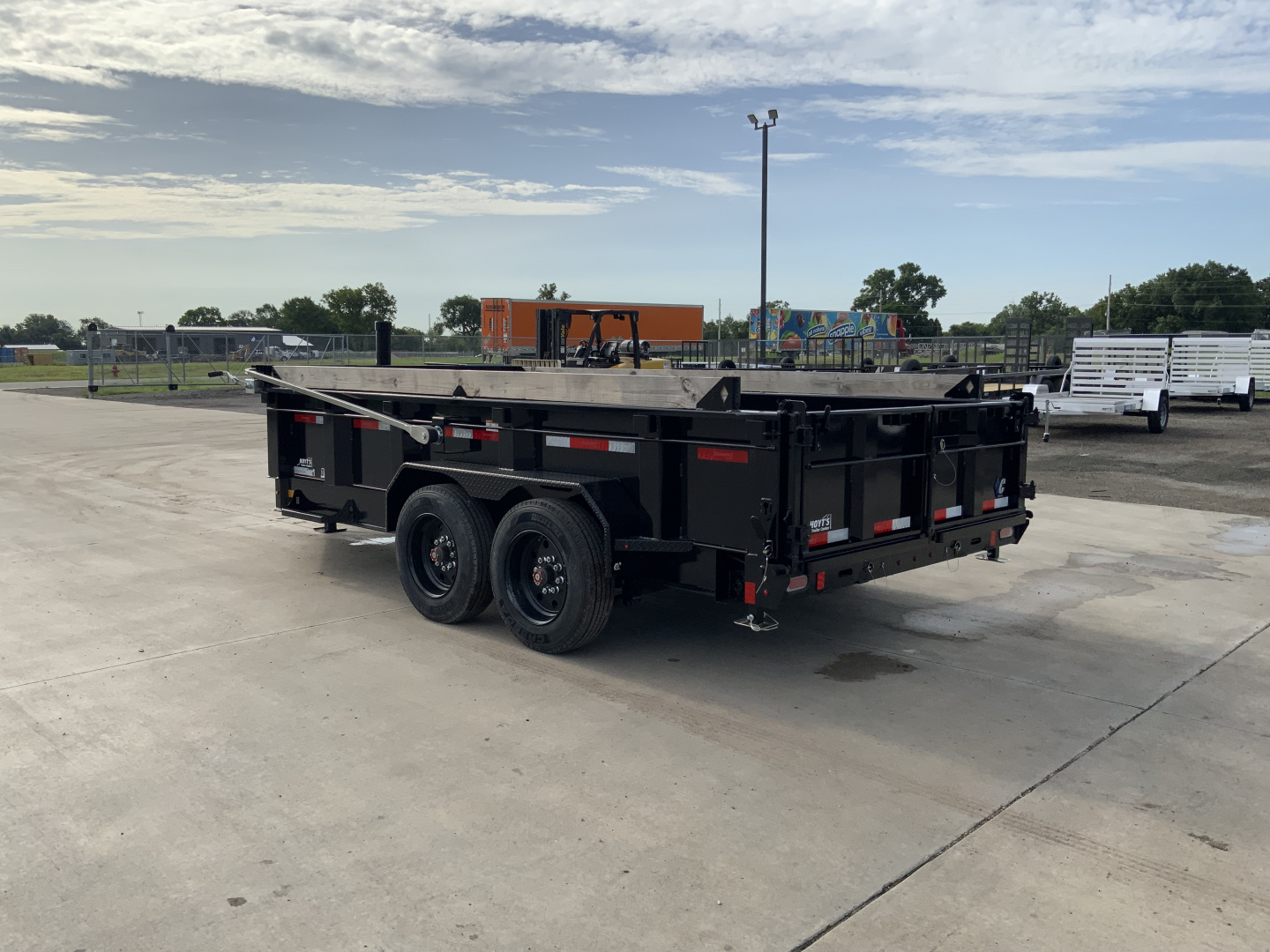 New 2024 Diamond C LPT 208 81 X 14 Dump Trailer