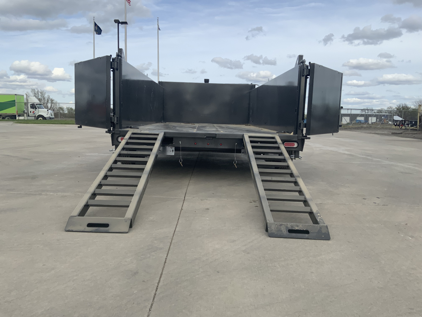 New 2025 Diamond C LPT 208 14 X 81 Dump Trailer