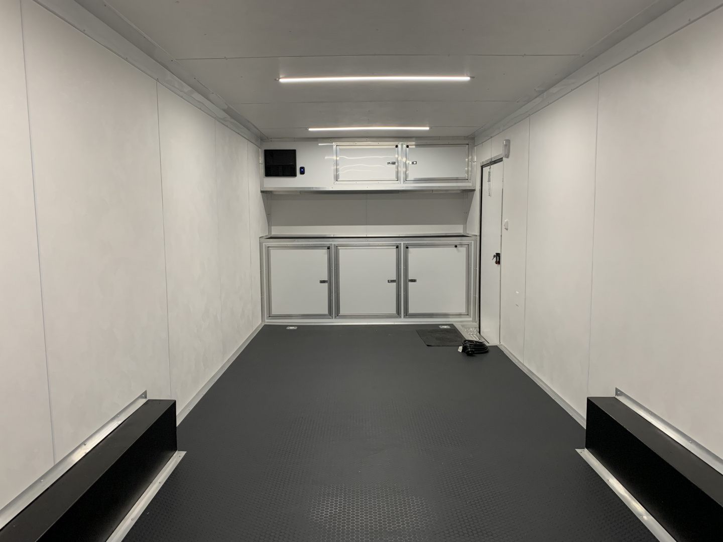 New 2026 SPARTAN 8.5X28 + 2ft V nose/ 7' Int Height / .080 Polycore/Blackout Package/Finished Interior/ Cabinets -9990gvw