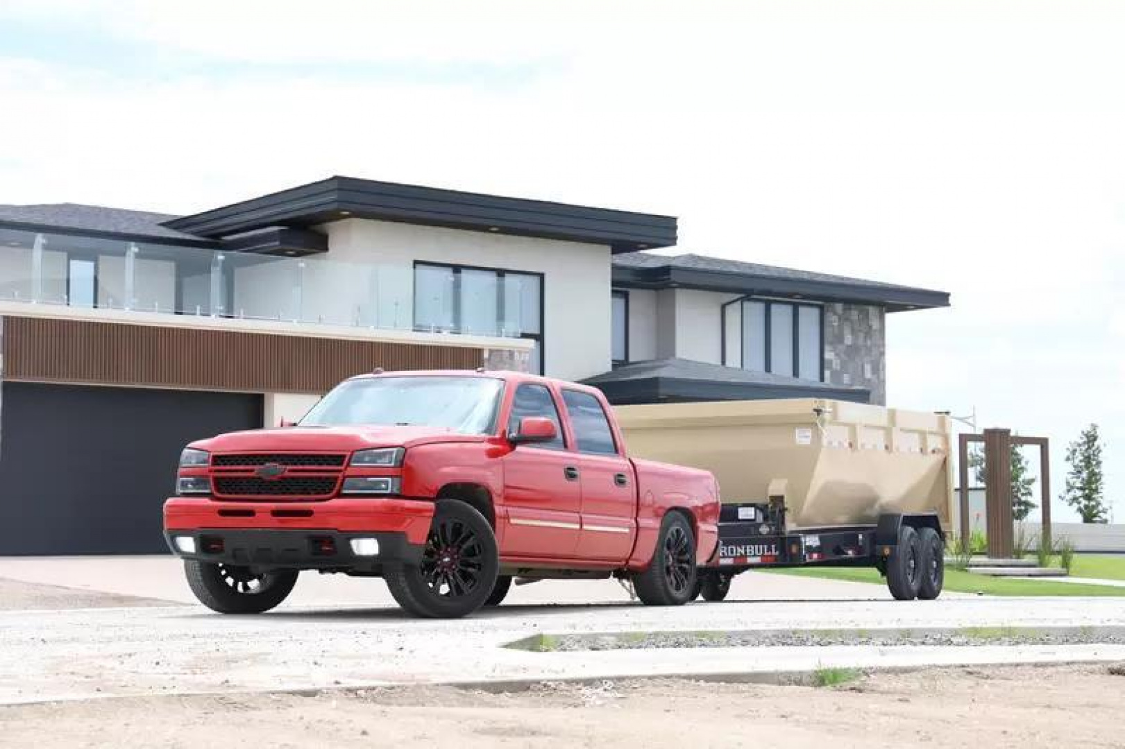 New 2026 Ironbull 7x16' Rolloff Dump Trailer 14000# GVW * INCLUDES (1) 16' BIN 4' SIDES (16 YARDS) * DUAL BATTERIES * 5x20 SCISSOR HOIST * 10" I-BEAM FRAME * 20K WINCH WITH ROLLER