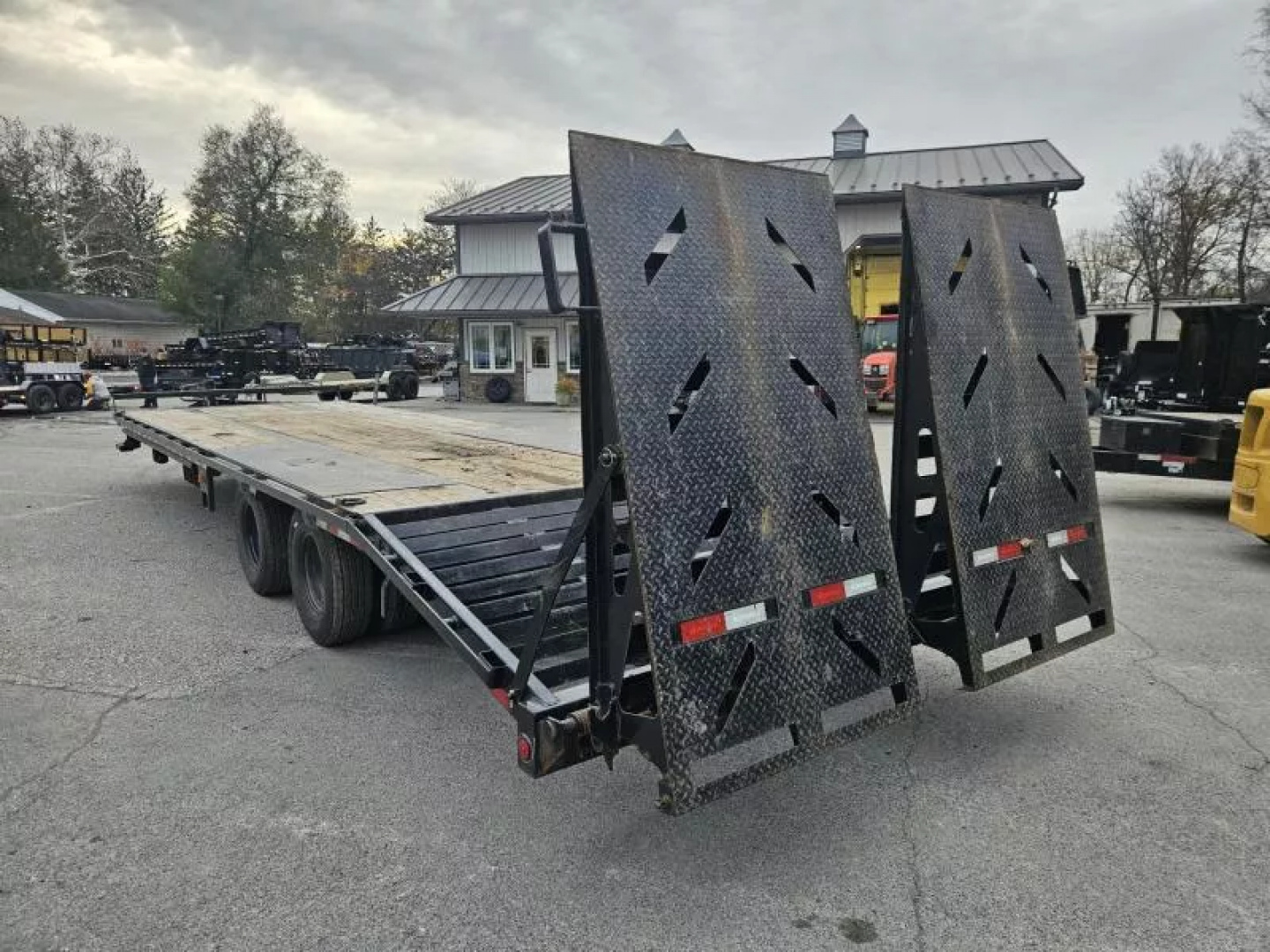 Used USED 2023 Ironbull 102x30' Pintle Beavertail Deckover Trailer 22000# GVW * RATCHET TRACK * DEXTER AXLES * HDSS SUSPENSION * FULL WIDTH RAMPAGE RAMPS * PIERCED FRAME * UNDER FRAME BRIDGE * MUD FLAPS * SPARE MOUNT