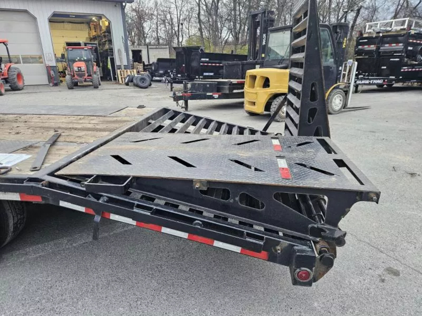 Used USED 2023 Ironbull 102x30' Pintle Beavertail Deckover Trailer 22000# GVW * RATCHET TRACK * DEXTER AXLES * HDSS SUSPENSION * FULL WIDTH RAMPAGE RAMPS * PIERCED FRAME * UNDER FRAME BRIDGE * MUD FLAPS * SPARE MOUNT