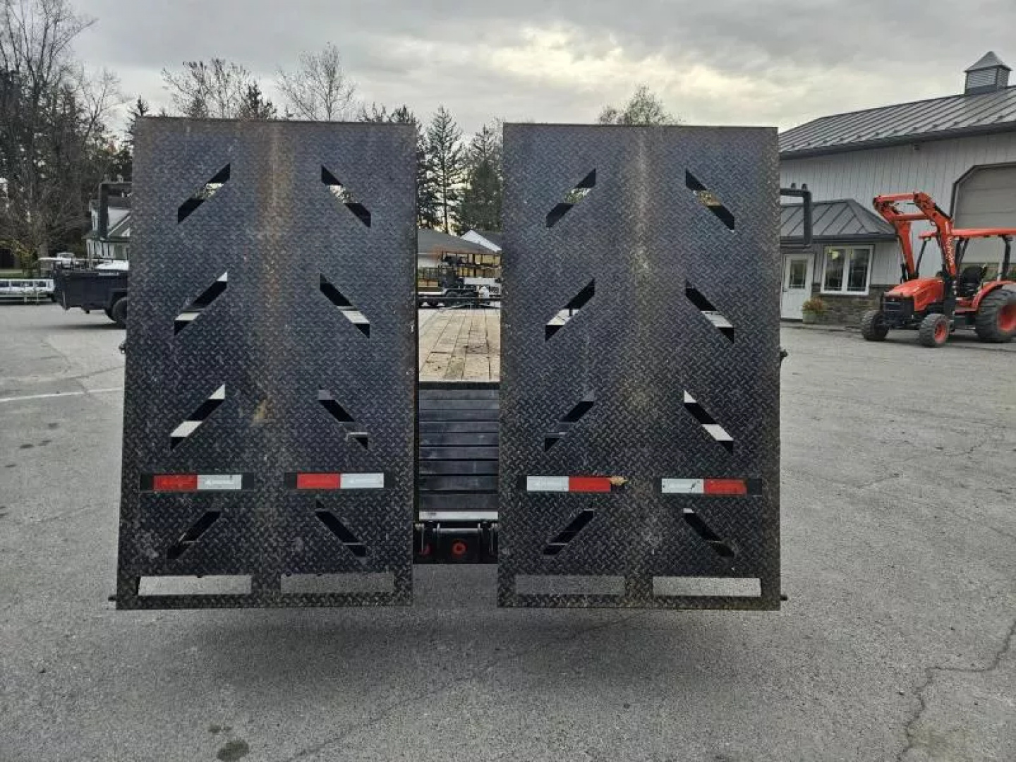 Used USED 2023 Ironbull 102x30' Pintle Beavertail Deckover Trailer 22000# GVW * RATCHET TRACK * DEXTER AXLES * HDSS SUSPENSION * FULL WIDTH RAMPAGE RAMPS * PIERCED FRAME * UNDER FRAME BRIDGE * MUD FLAPS * SPARE MOUNT