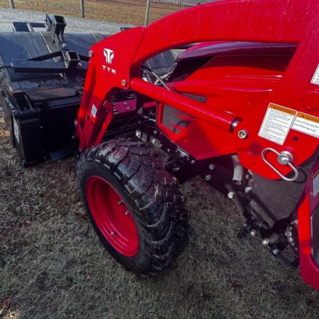 Used 2025 TYM T25 tractor loader