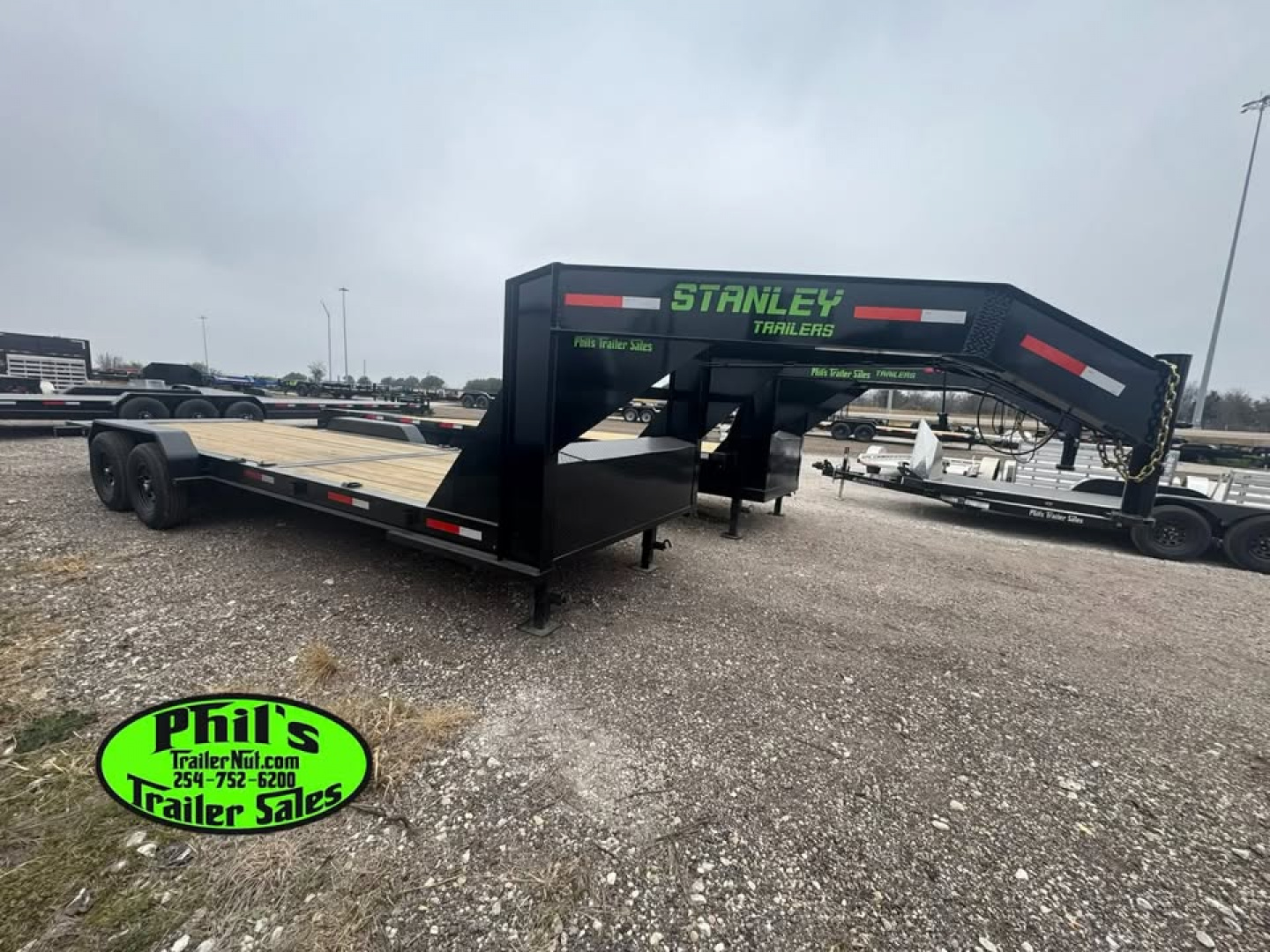 New 2026 Stanley Trailers 83X24 GOOSENECK TILT TRAILER OPEN CAR HAULER 14K GVWR Equipment Trailer
