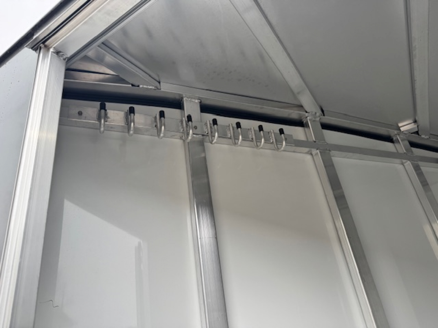 New 2026 Bar-M Trailers ES-20-SL Horse Trailer