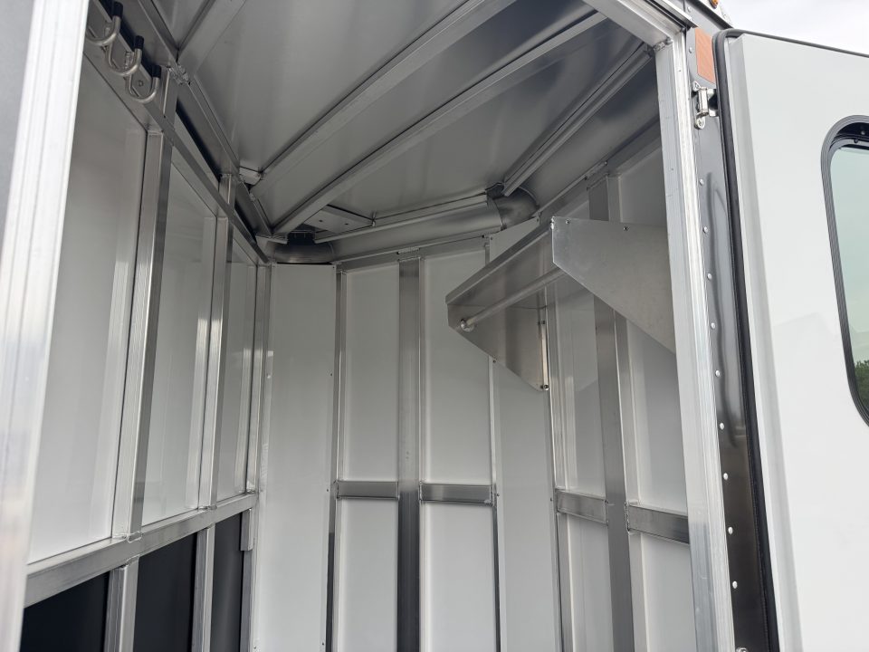 New 2026 Bar-M Trailers ES-20-SL Horse Trailer