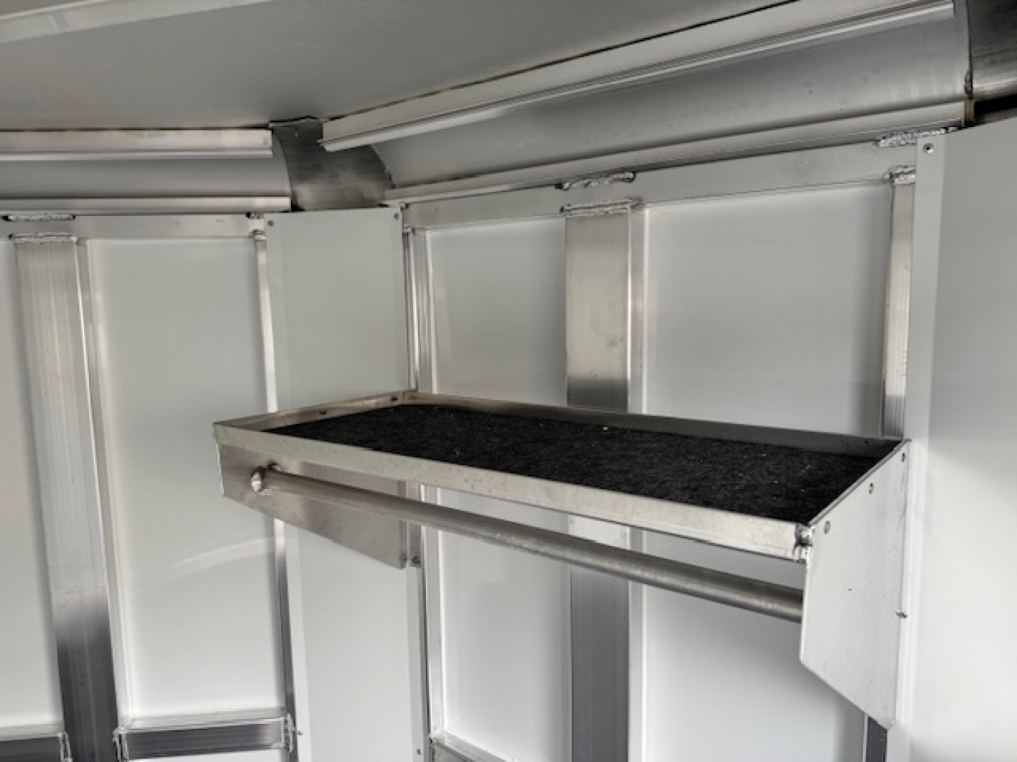 New 2026 Bar-M Trailers ES-20-SL Horse Trailer