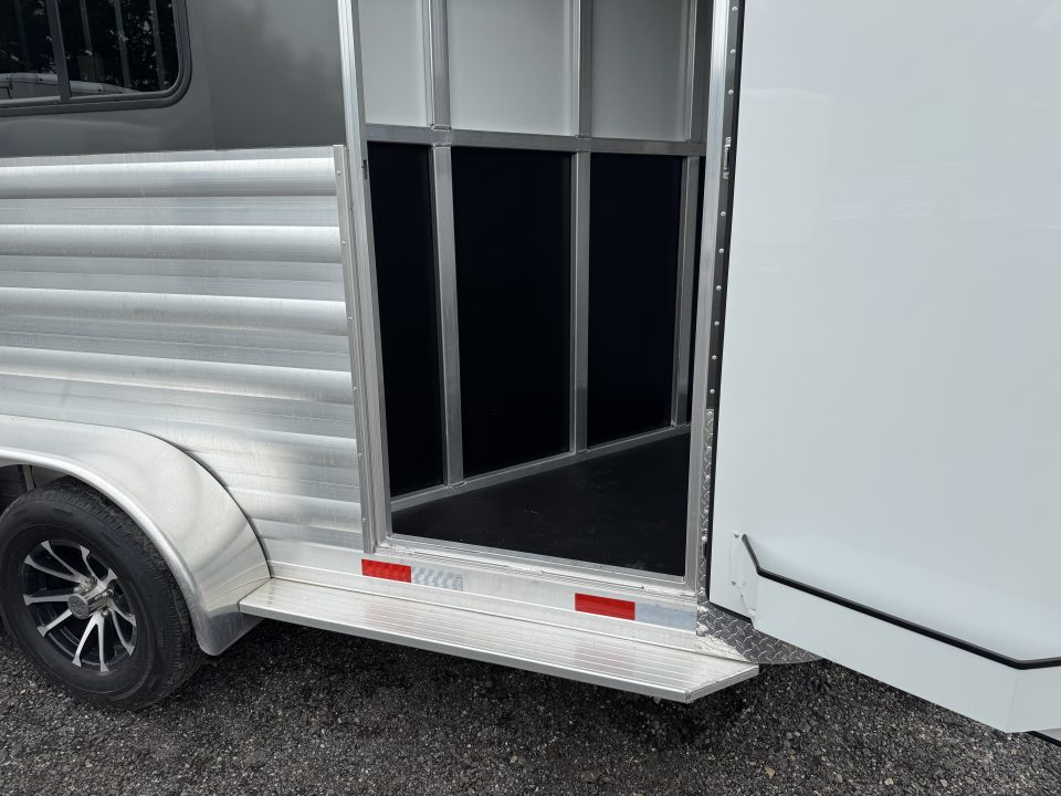 New 2026 Bar-M Trailers ES-20-SL Horse Trailer