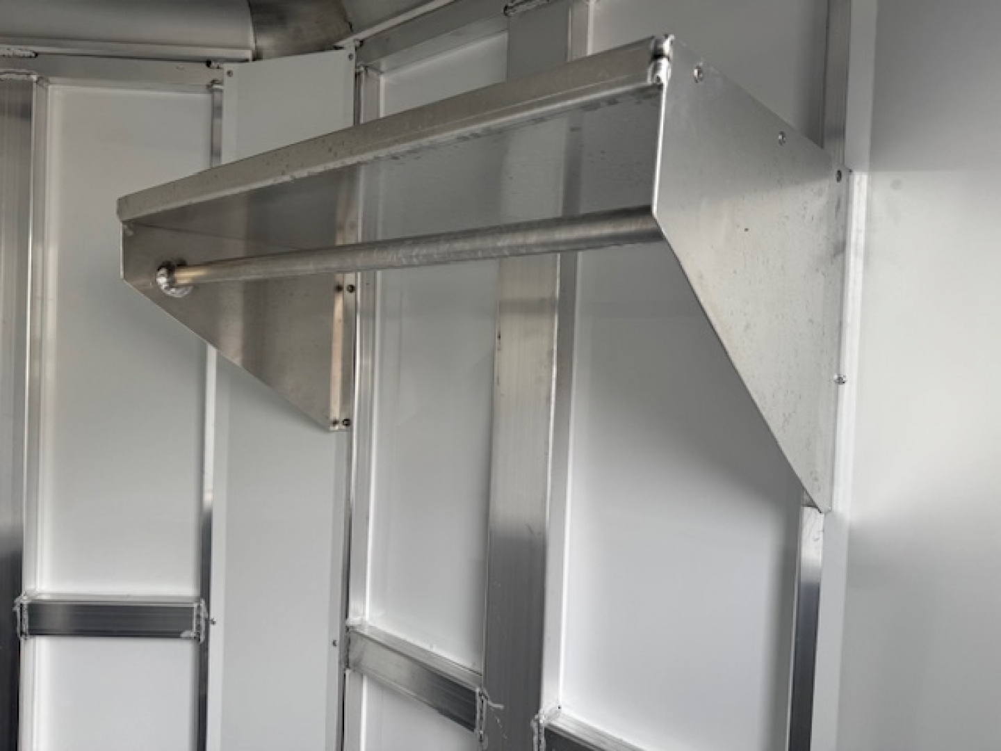 New 2026 Bar-M Trailers ES-20-SL Horse Trailer