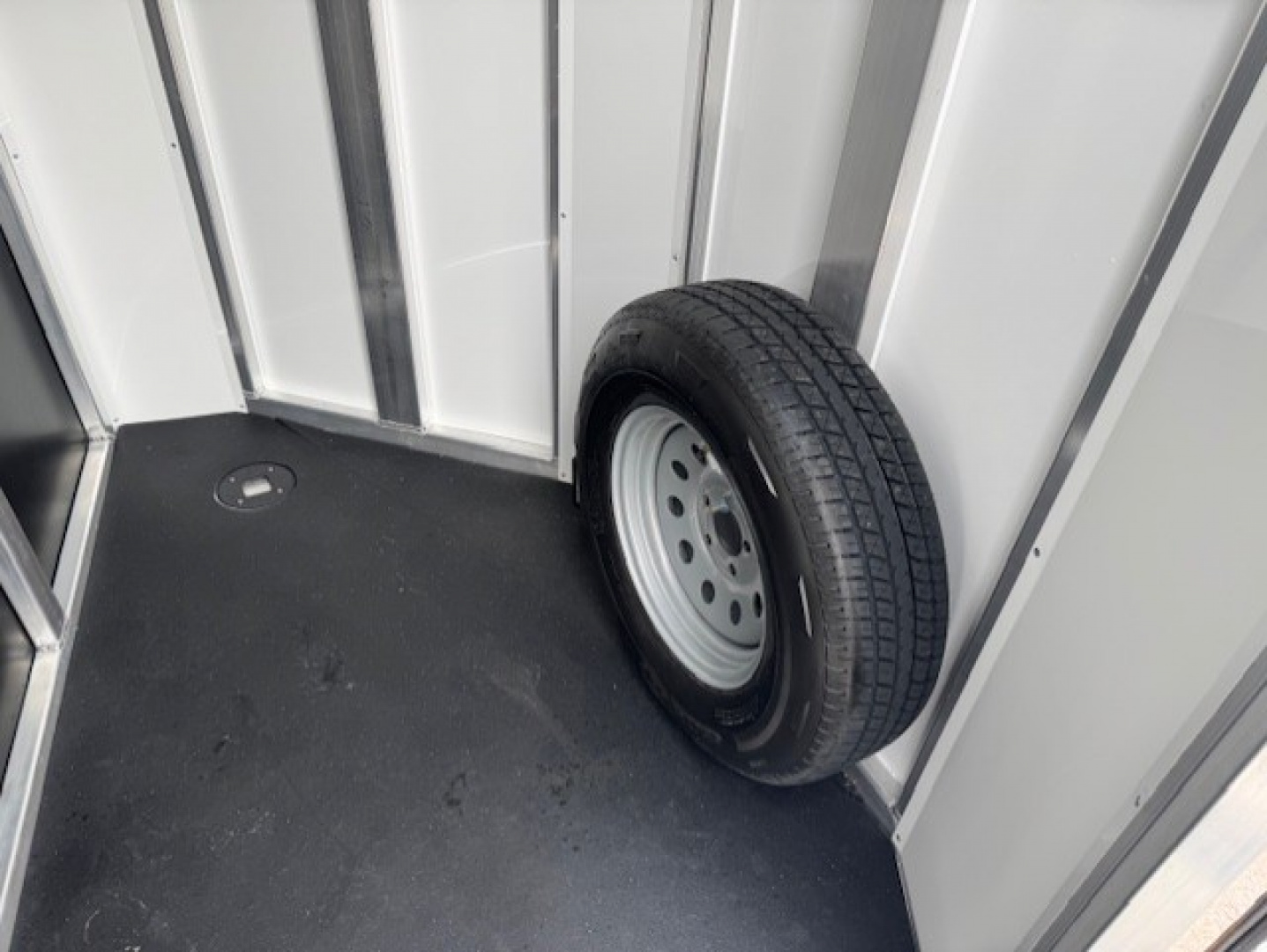 New 2026 Bar-M Trailers ES-20-SL Horse Trailer