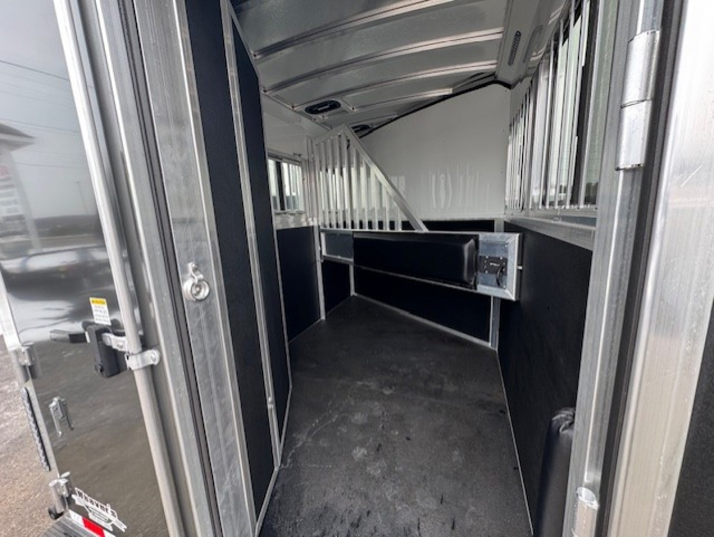 New 2026 Bar-M Trailers ES-20-SL Horse Trailer