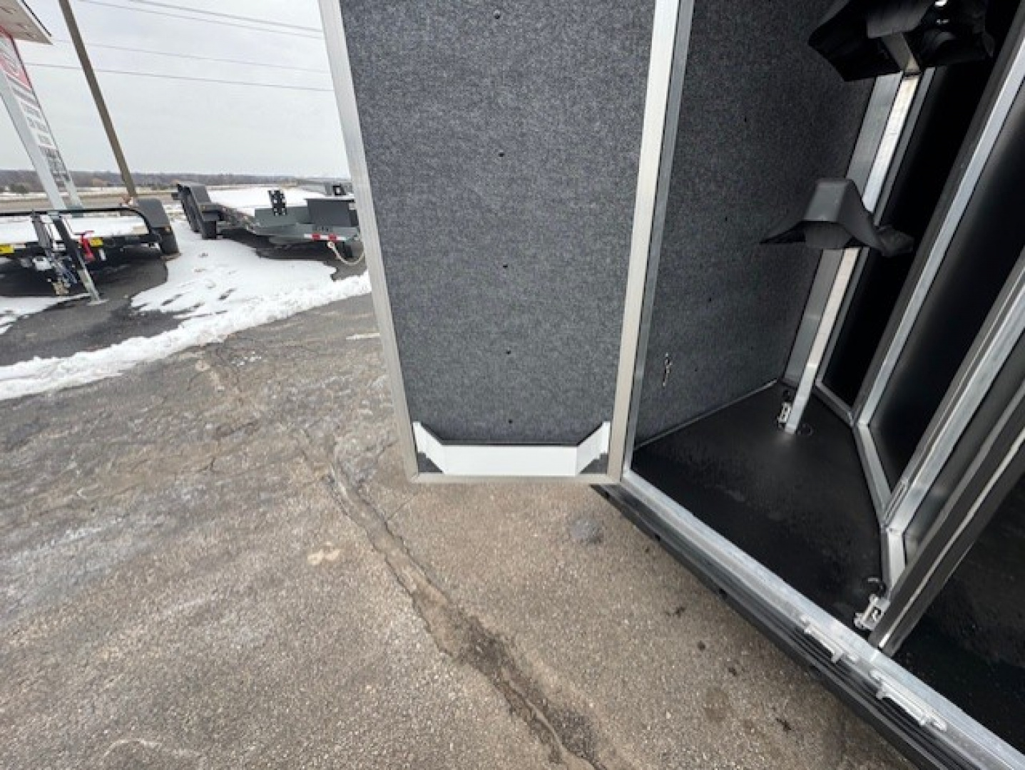 New 2026 Bar-M Trailers ES-20-SL Horse Trailer