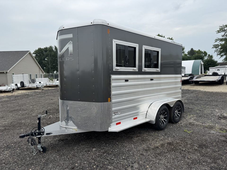 New 2026 Bar-M Trailers ES-20-SL Horse Trailer