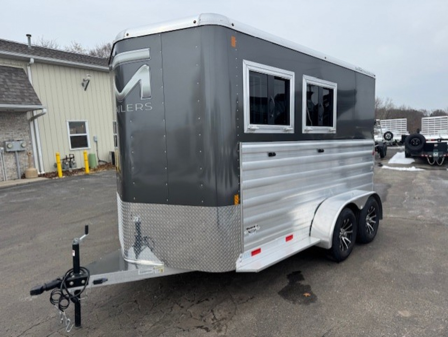 New 2026 Bar-M Trailers ES-20-SL Horse Trailer