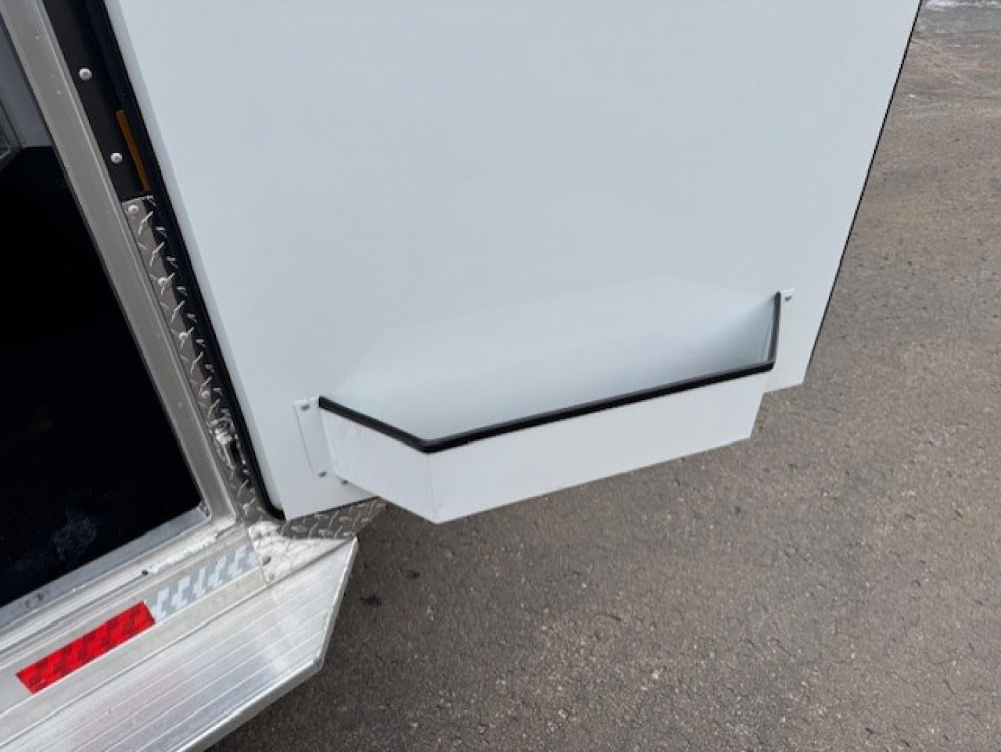 New 2026 Bar-M Trailers ES-20-SL Horse Trailer