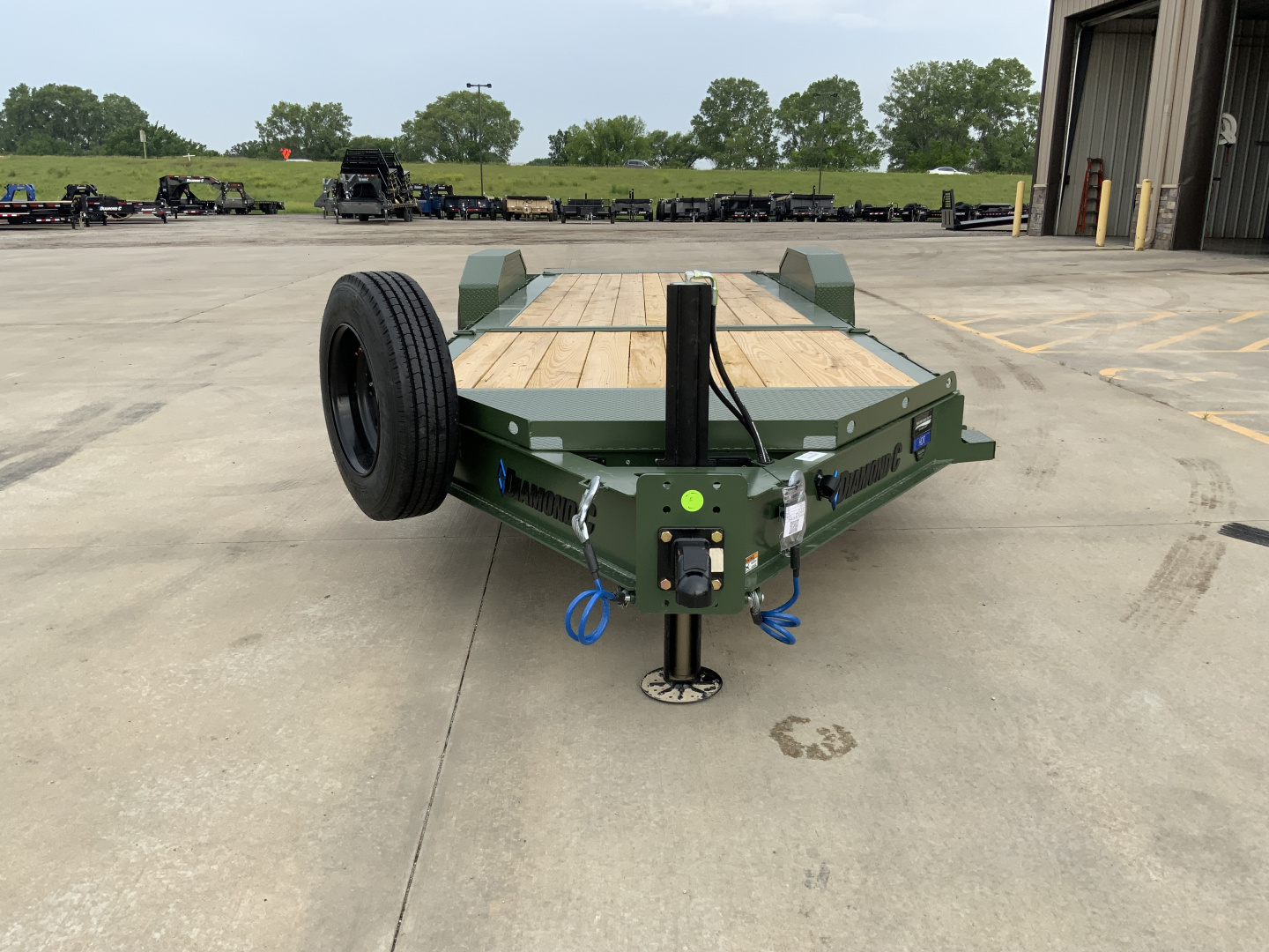 New 2025 Diamond C HDT 208 22 X 80 Tilt Trailer