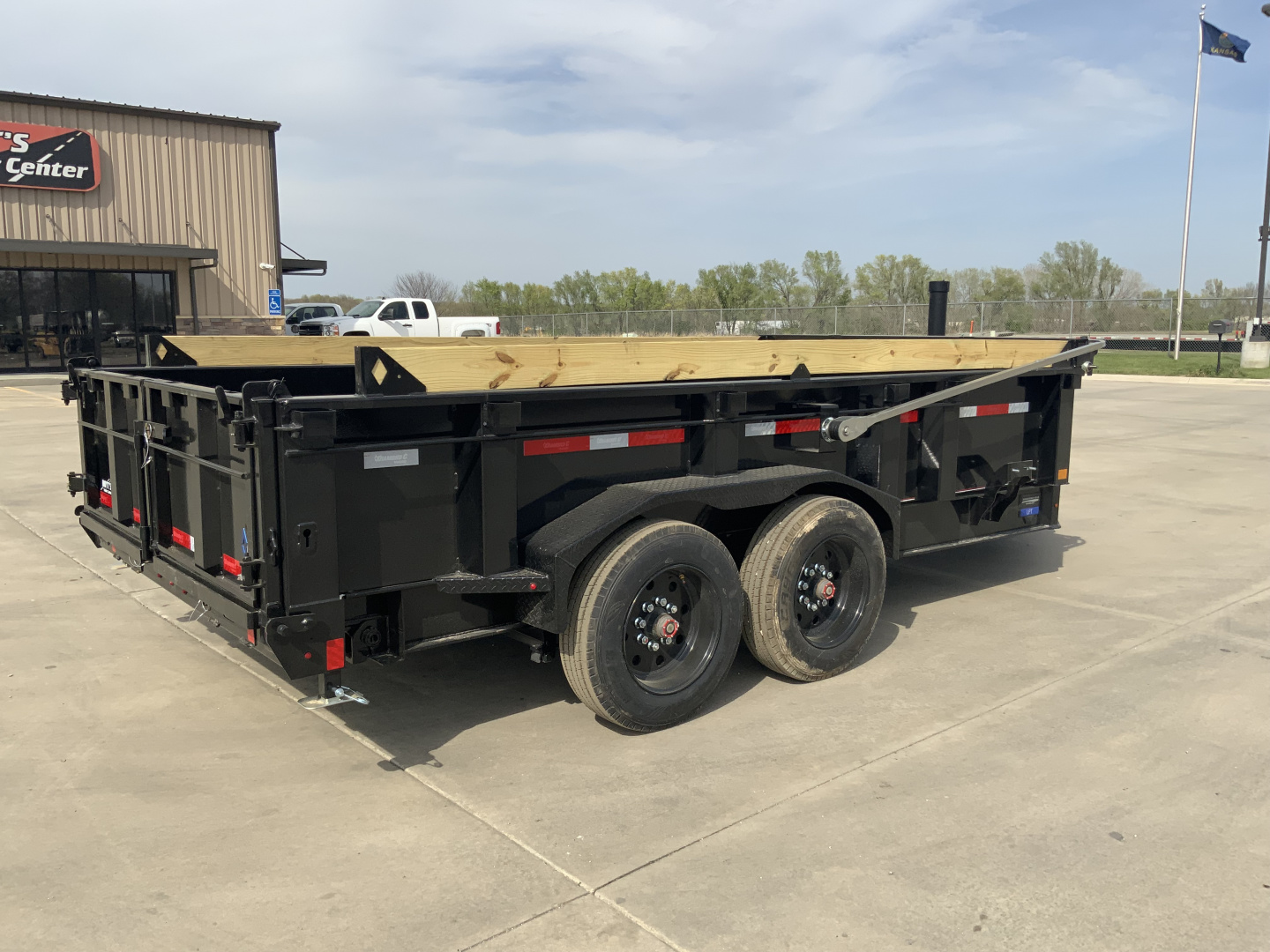 New 2025 Diamond C LPT 208 14 X 81 Dump Trailer