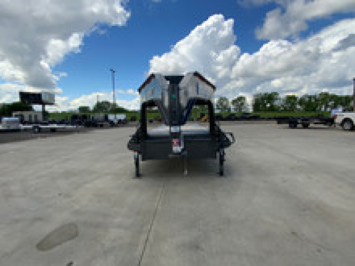 New 2025 Diamond C FMAX 208 28 X 102 Deckover Trailer
